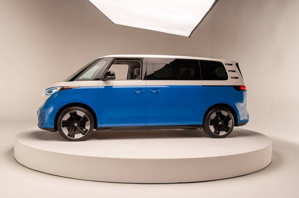 2025 VW ID.Buzz electric van gets 3 rows, AWD in US version EV Auto