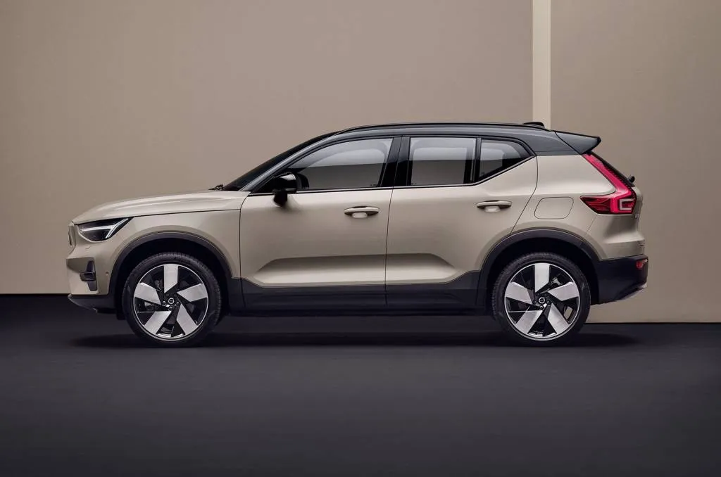 2025 Volvo EX40 (Europe spec)