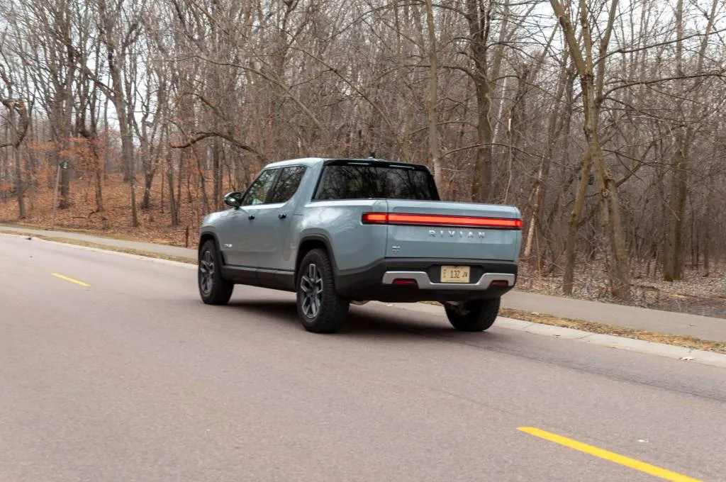 2024 Rivian R1T