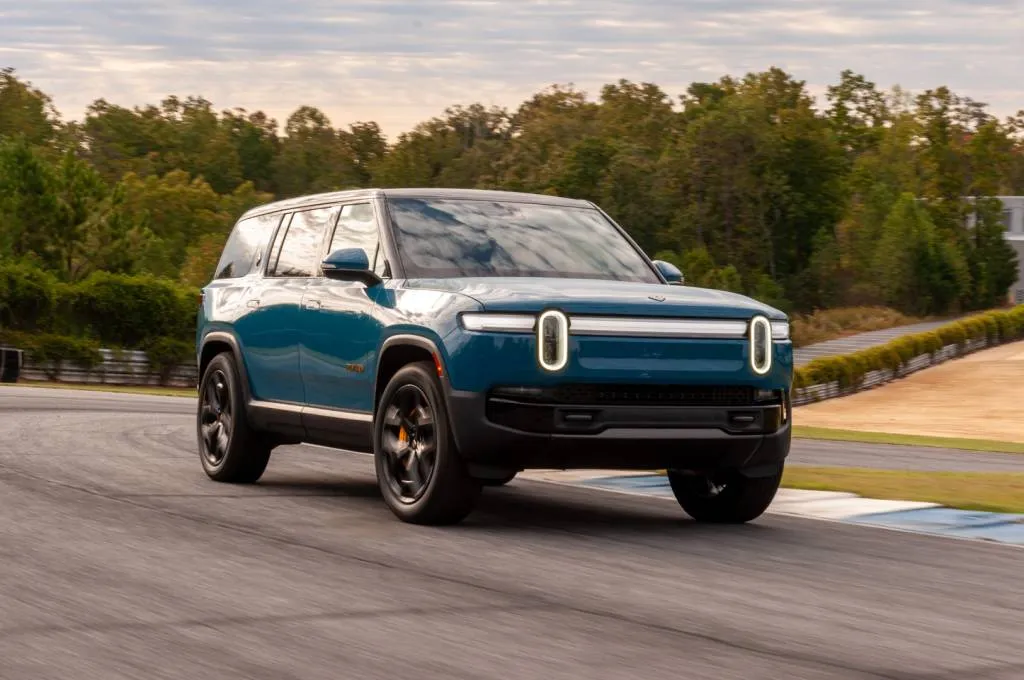 2025 Rivian R1S