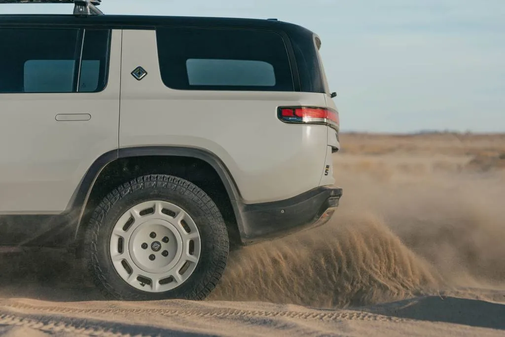 2025 Rivian R1S California Dune Edition